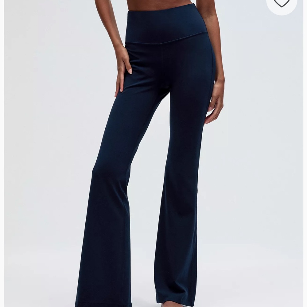 COPY - Groove Nulu Super-High-Rise Flared Pant